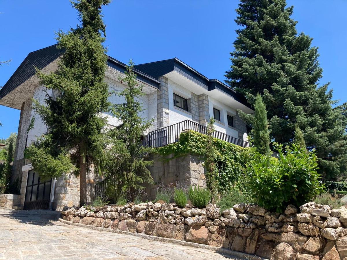 Los Cedros, Gran Chalet Con Piscina Y Apartamento En Navacerrada Villa Exteriör bild