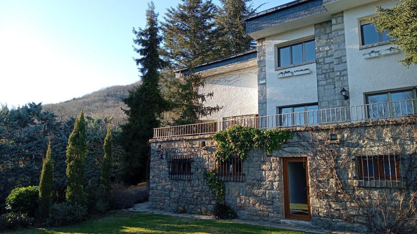 Los Cedros, Gran Chalet Con Piscina Y Apartamento En Navacerrada Villa Exteriör bild